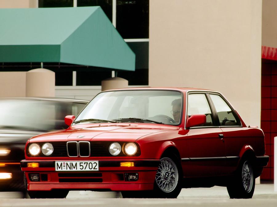  BMW 320i Coupe 1982 года  (фото 4 из 4)